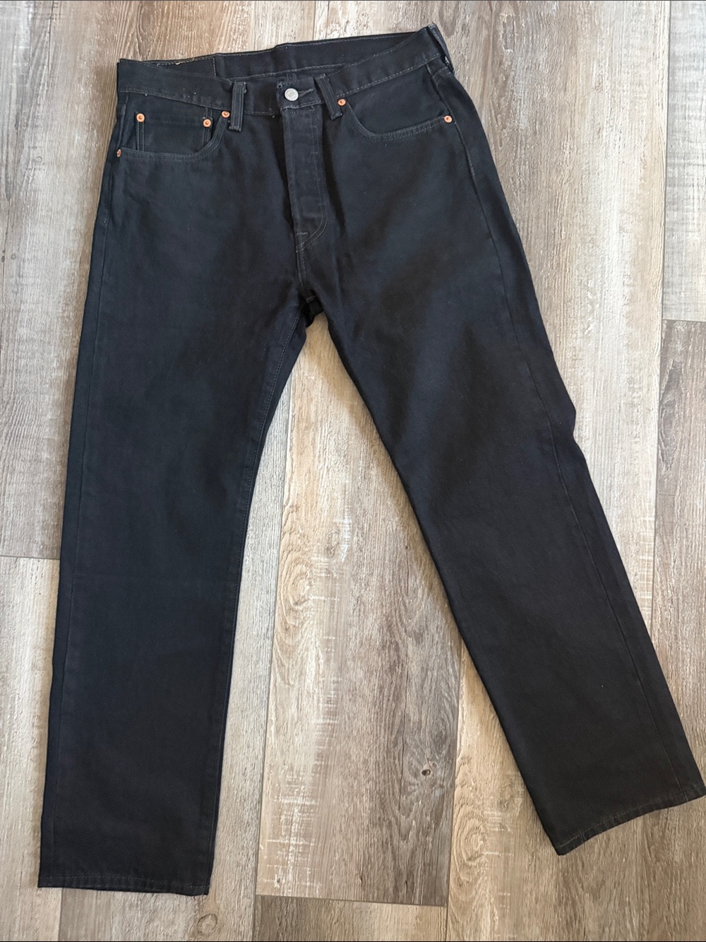 501 Men's Black Straight-Leg Jeans - Classic Clean Style